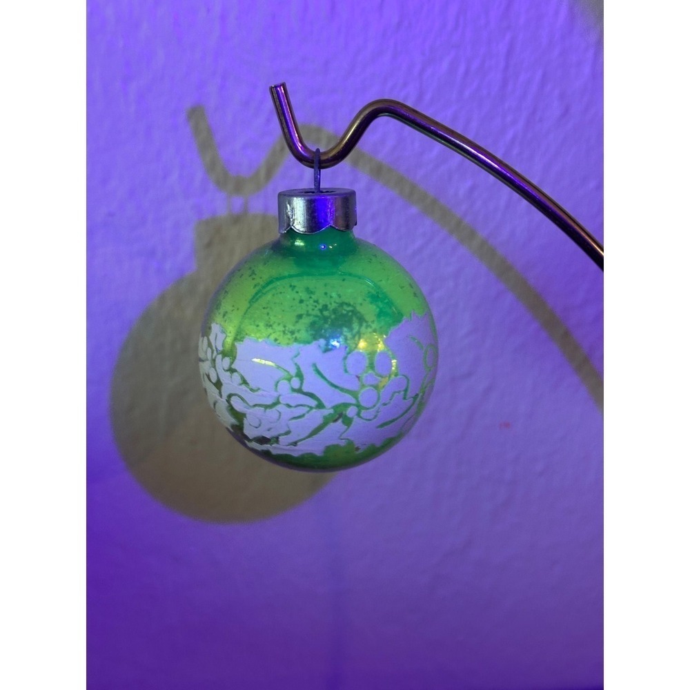 Vtg Shiny Brite‎ 1.75'' Glass Christmas Lime Green Holly Leaves Stencil GLOWS